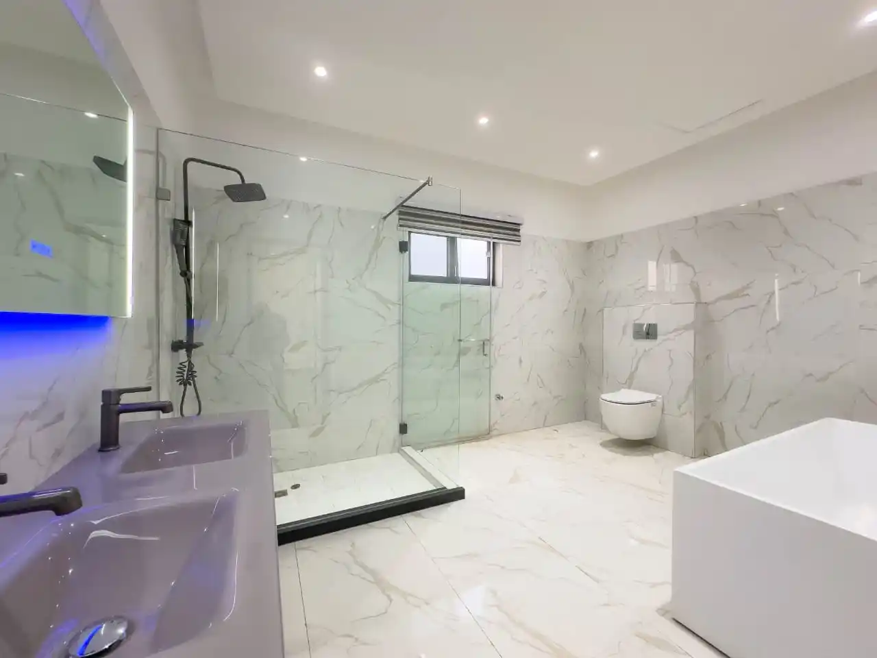 4 bedroom house for sale lakeside estate