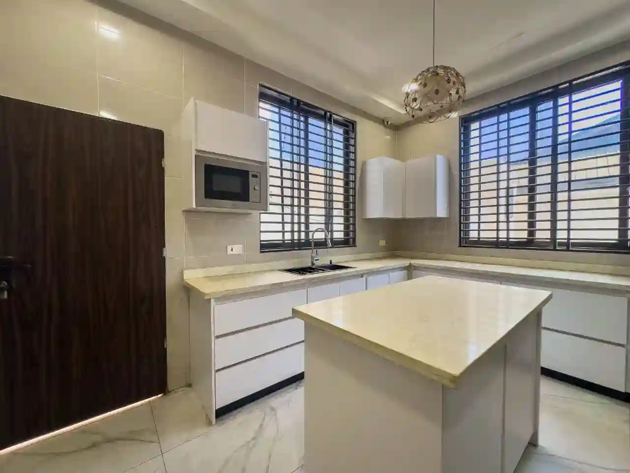 4 bedroom house for sale nmai dzorn