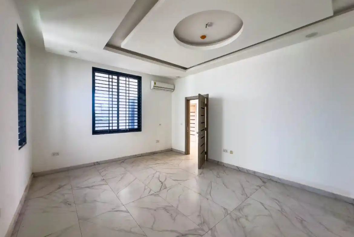 4 bedroom house for sale nmai dzorn