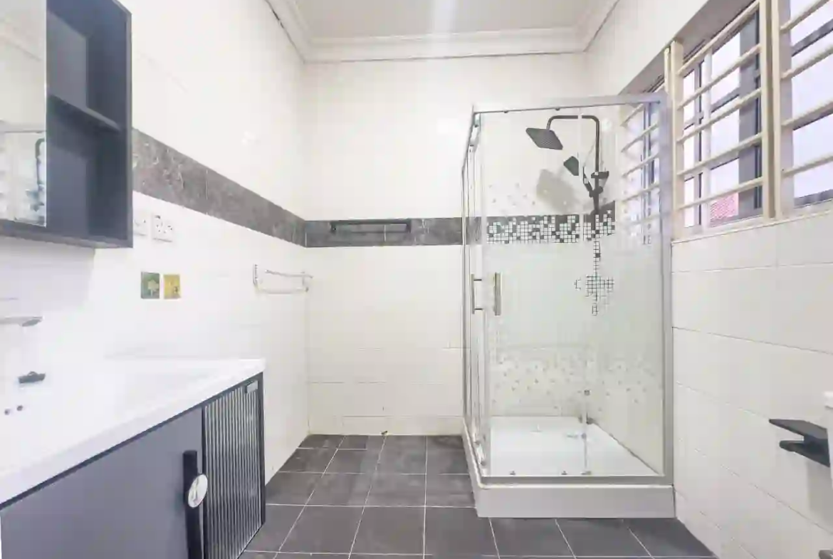 3 bedroom house rent trasacco east legon