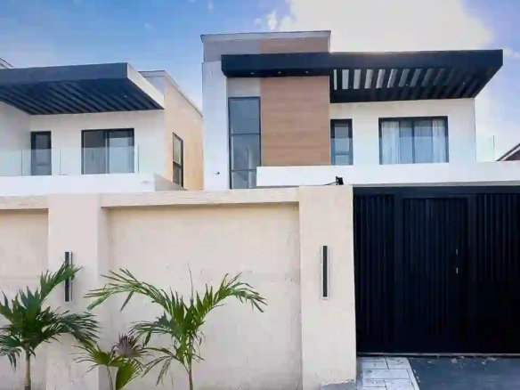 4 bedroom house for sale adjiringanor