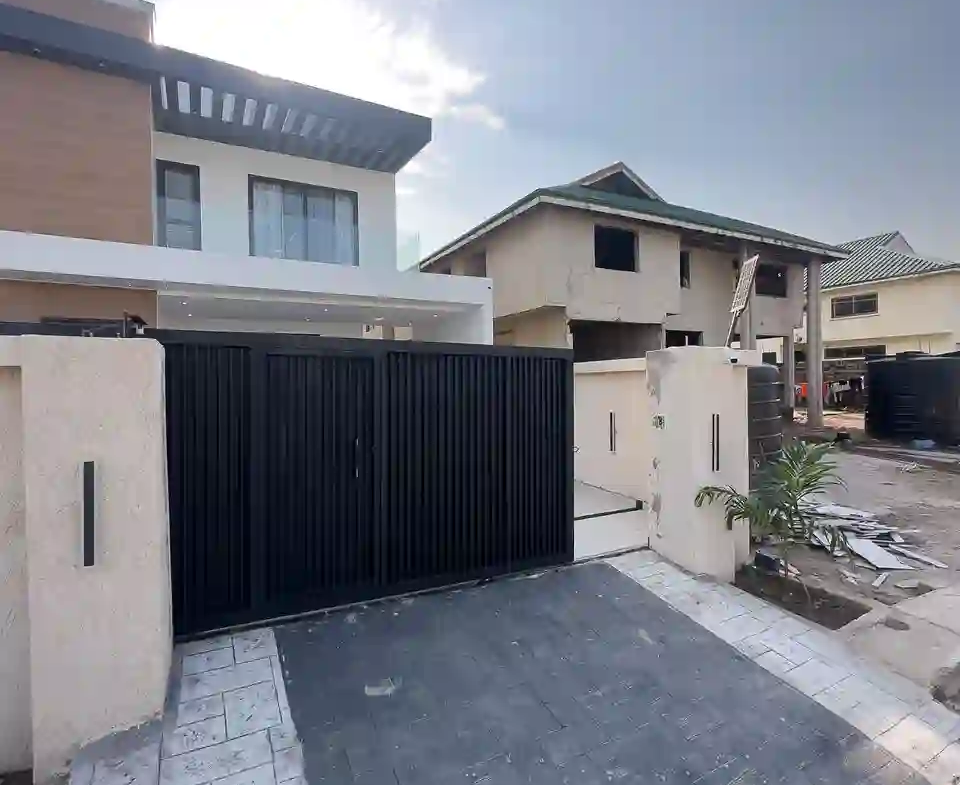 4 bedroom house for sale adjiringanor