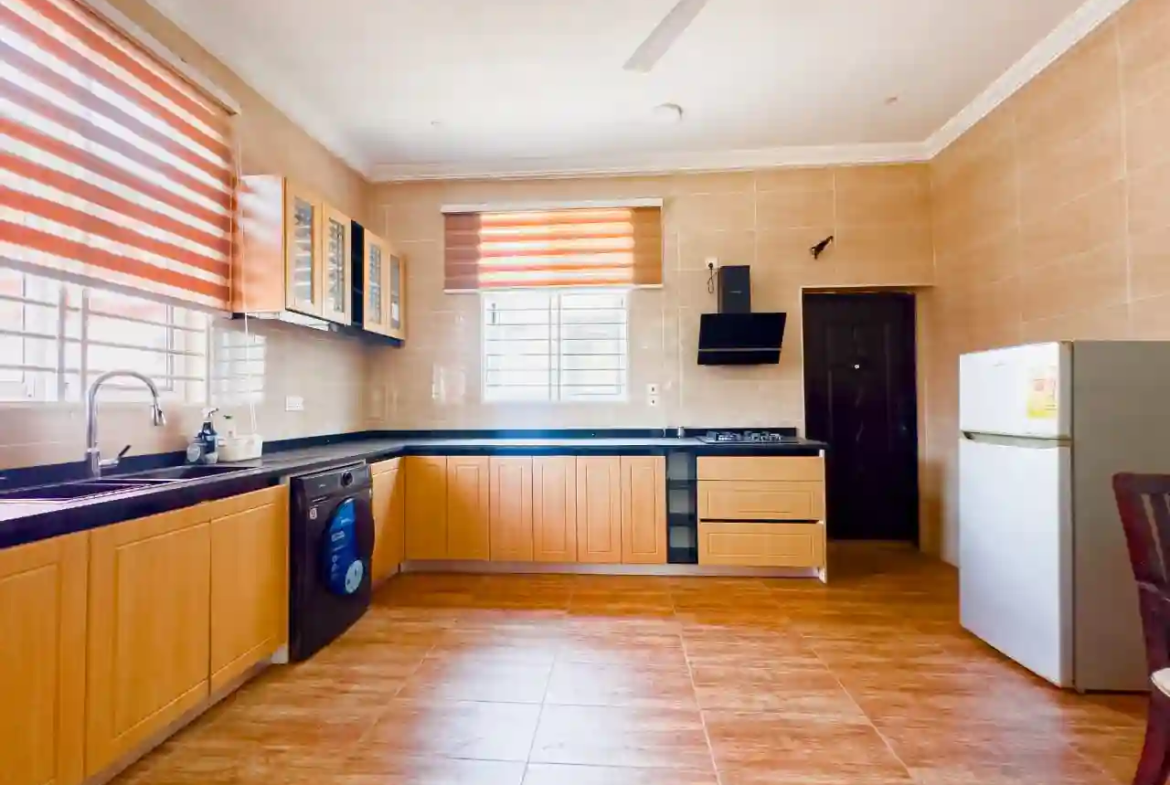 3 bedroom House for rent in Achimota
