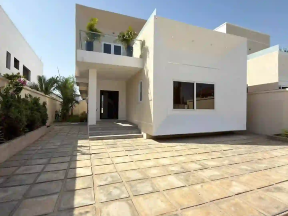 4 bedroom house for sale east airport