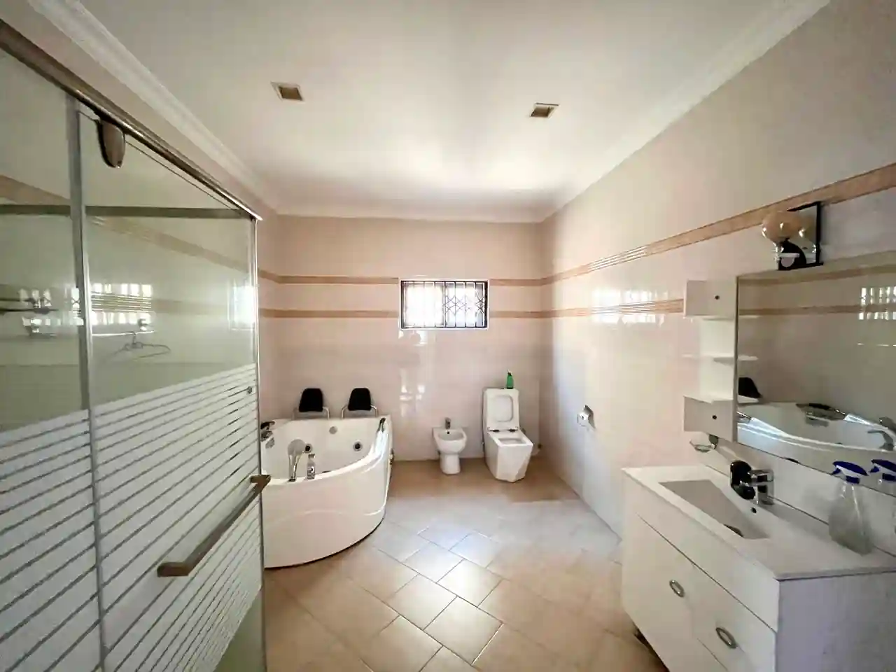 4 bedroom house for rent in East Legon