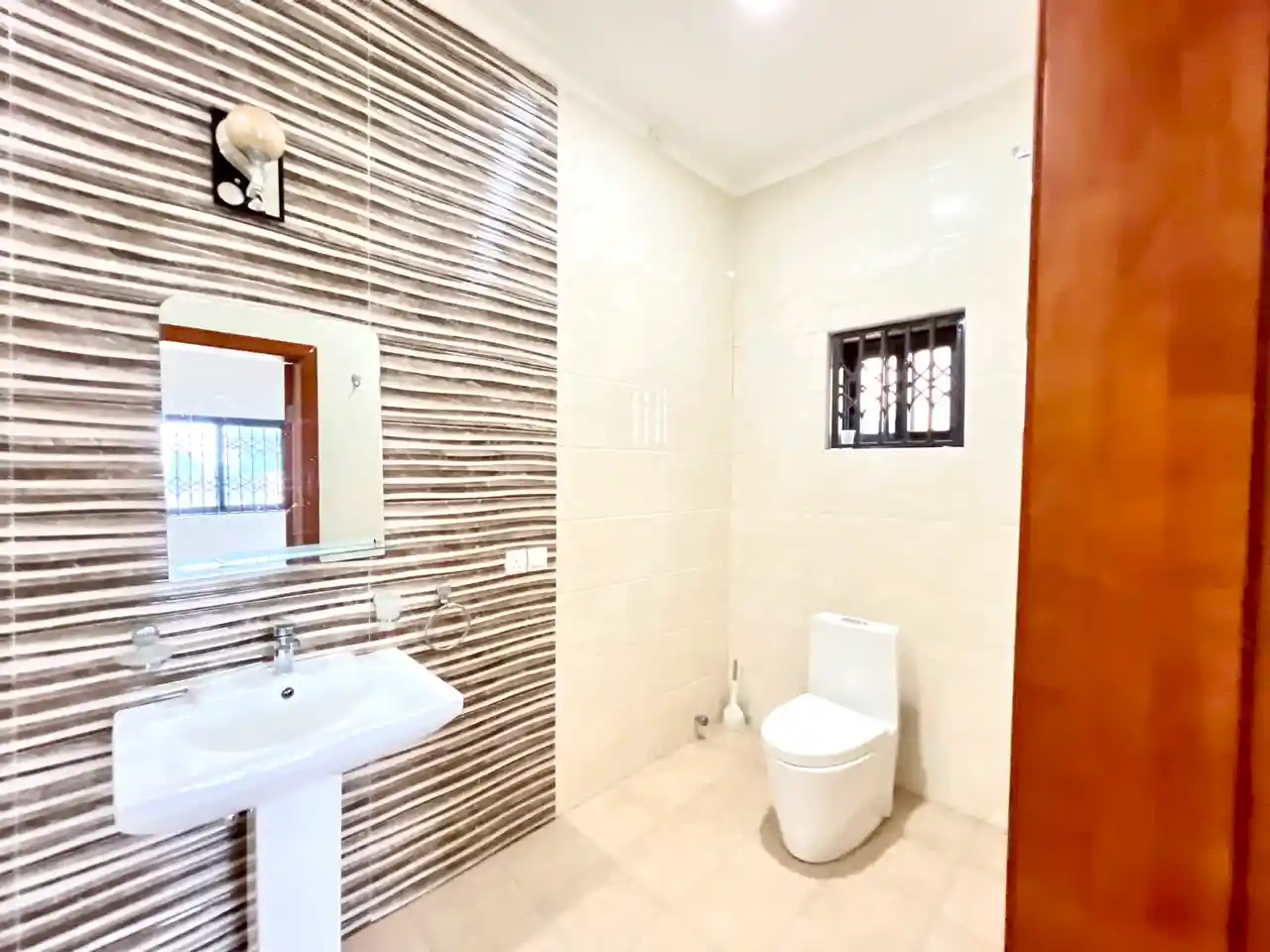 4 bedroom house for rent in East Legon